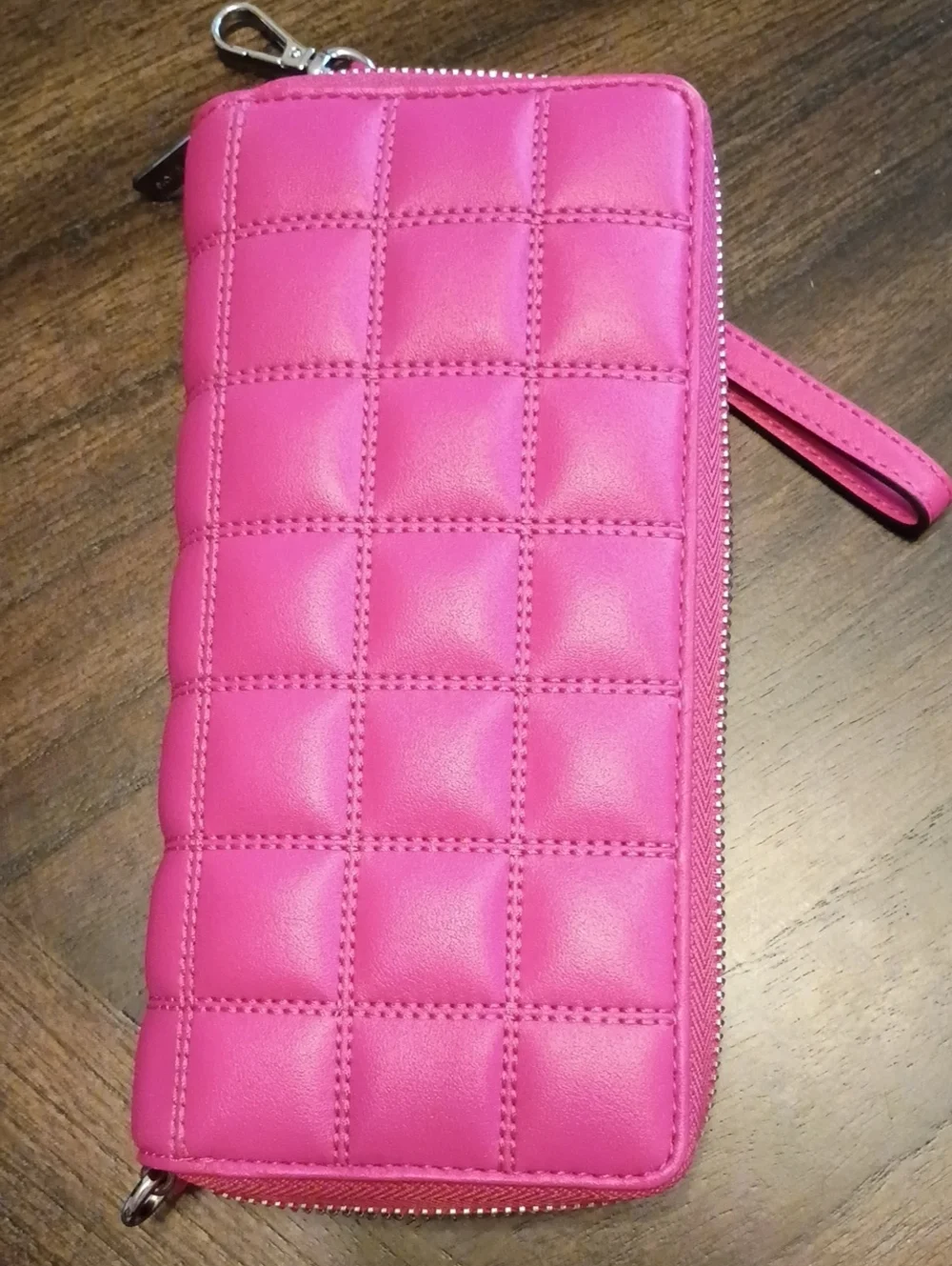 Michael kors large quilted wristlet wallet new